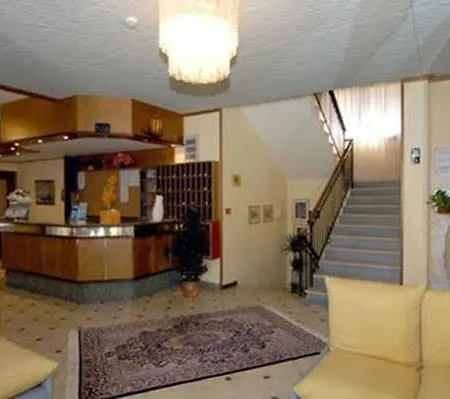 Umberto Hotel 3*