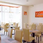 فندق Umberto 3*