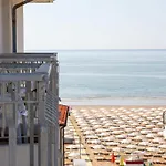 Umberto فندق